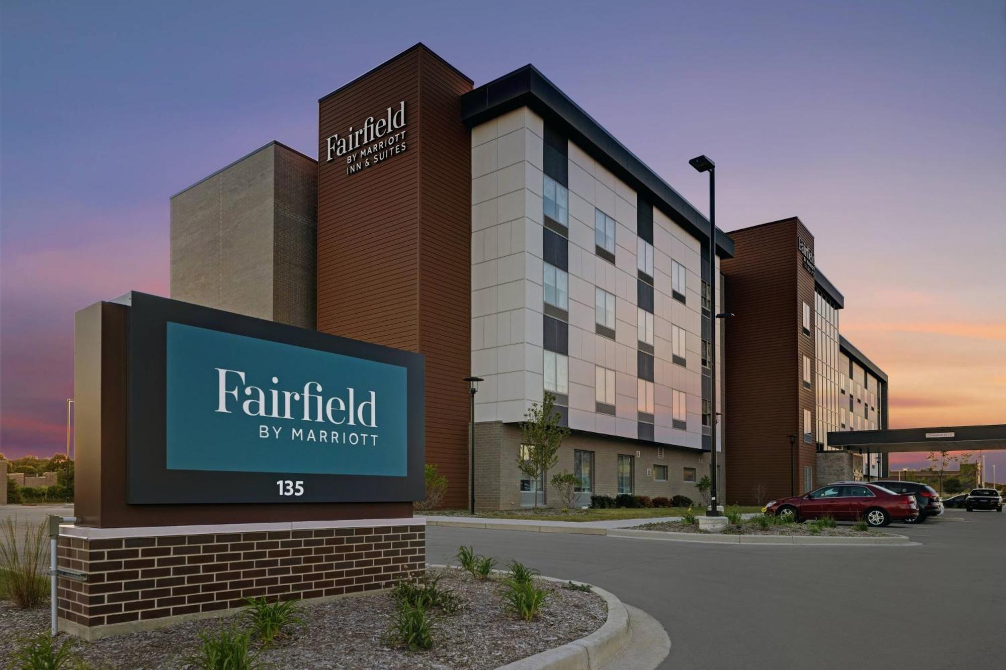 Fairfield Inn & Suites By Marriott Milwaukee Brookfield Extérieur photo